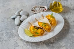 Тако с креветкой и соусом манговый айоли